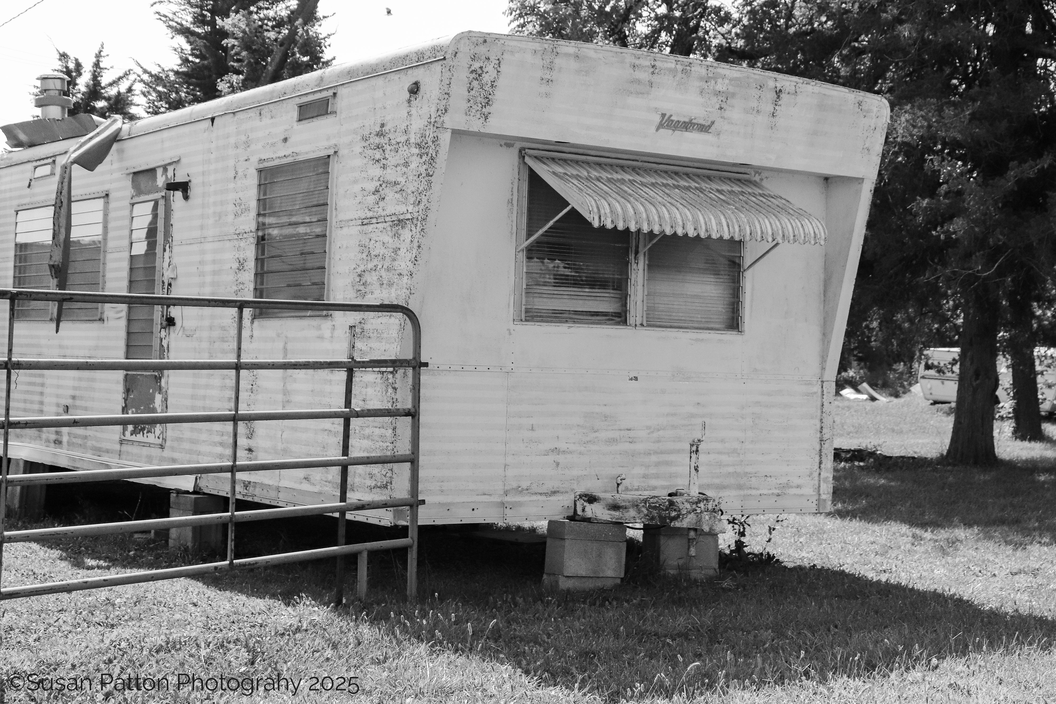 Eskridge, Kansas Trailer House photograph taken by Susan Patton